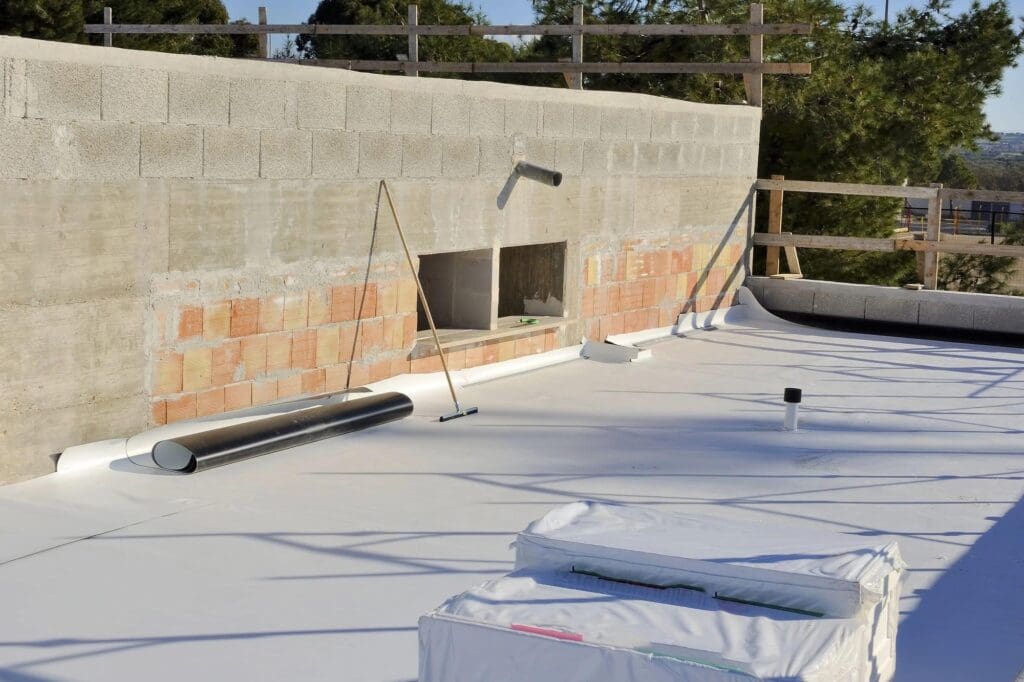 Commercial roofing contractor serving businesses